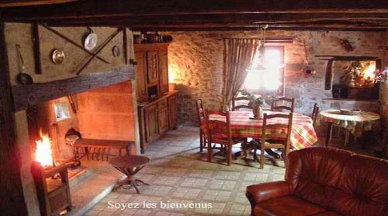 Bed and Breakfast Le Fidele Saint-Chamant Exterior foto